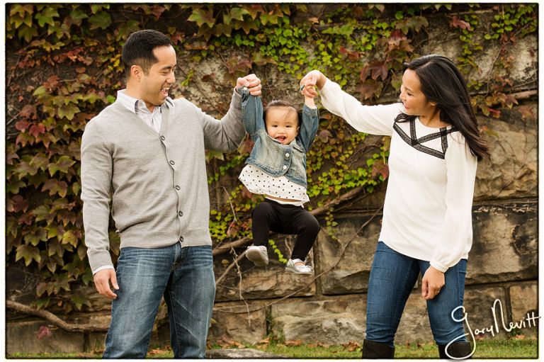 Philadelphia Family Portrait Art Museum area- Gary Nevitt Photography -Chin- 1110